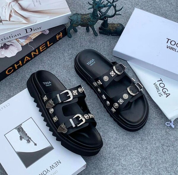 Sandales noires élégantes