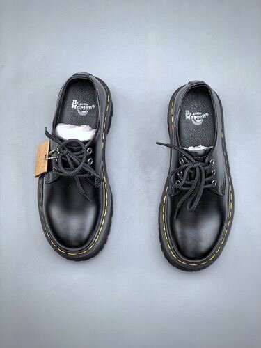DR MARTENS