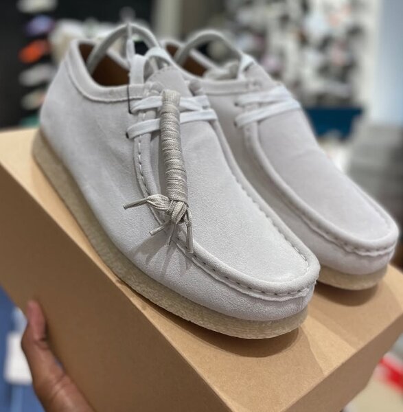 Clarks white ORIGINALs