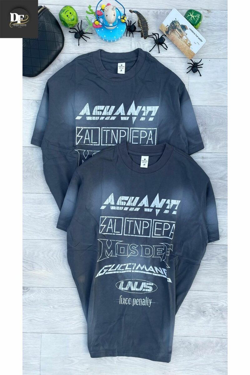 T-shirts gris modernes