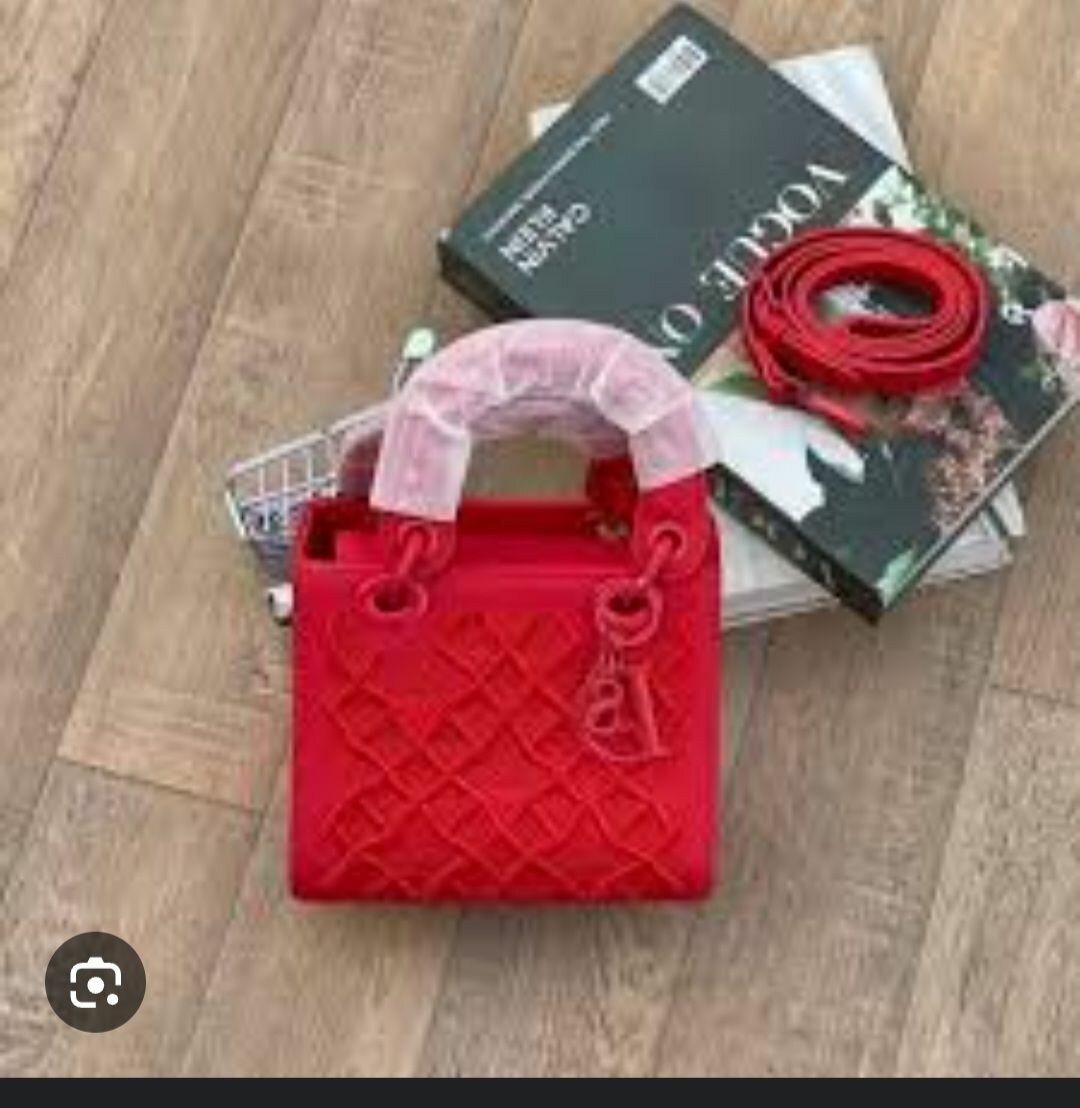 Sac à main rouge élégant