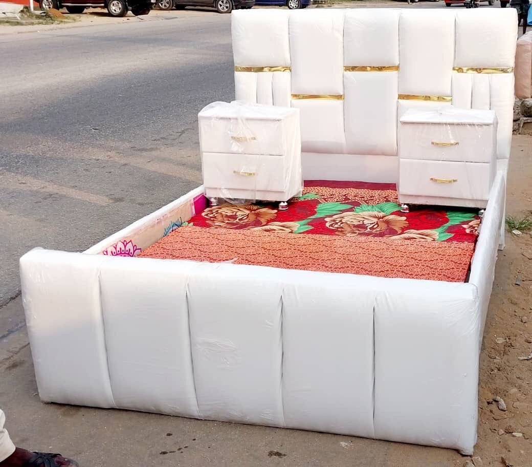 Lit capitonnée deux places