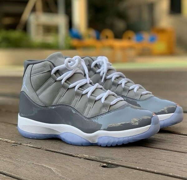 Air Jordan 11 grey