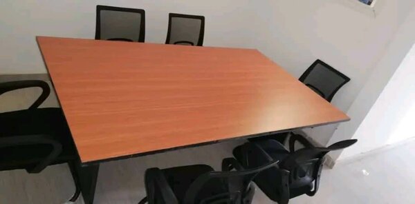Table de conférence élégante