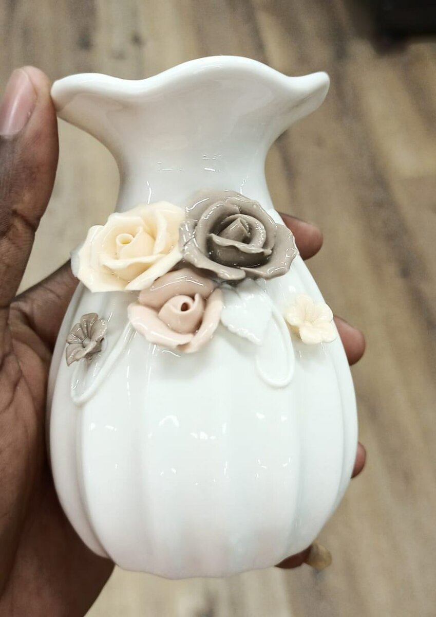 Vase décorative en céramique