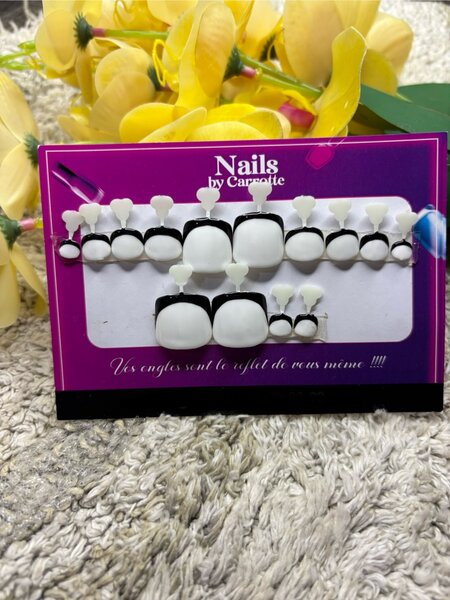 PRESS ON NAILS