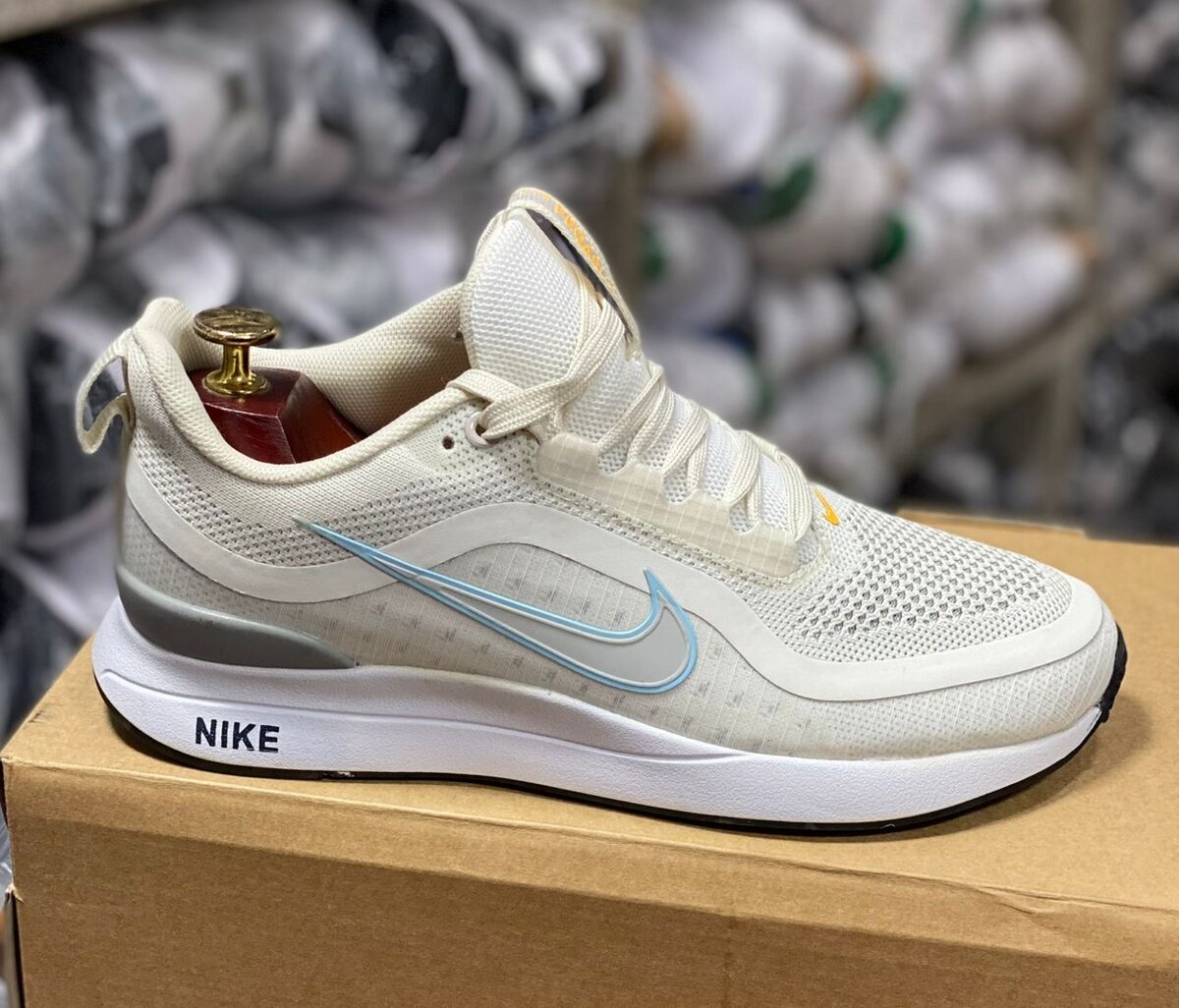 Baskets Nike légères beige