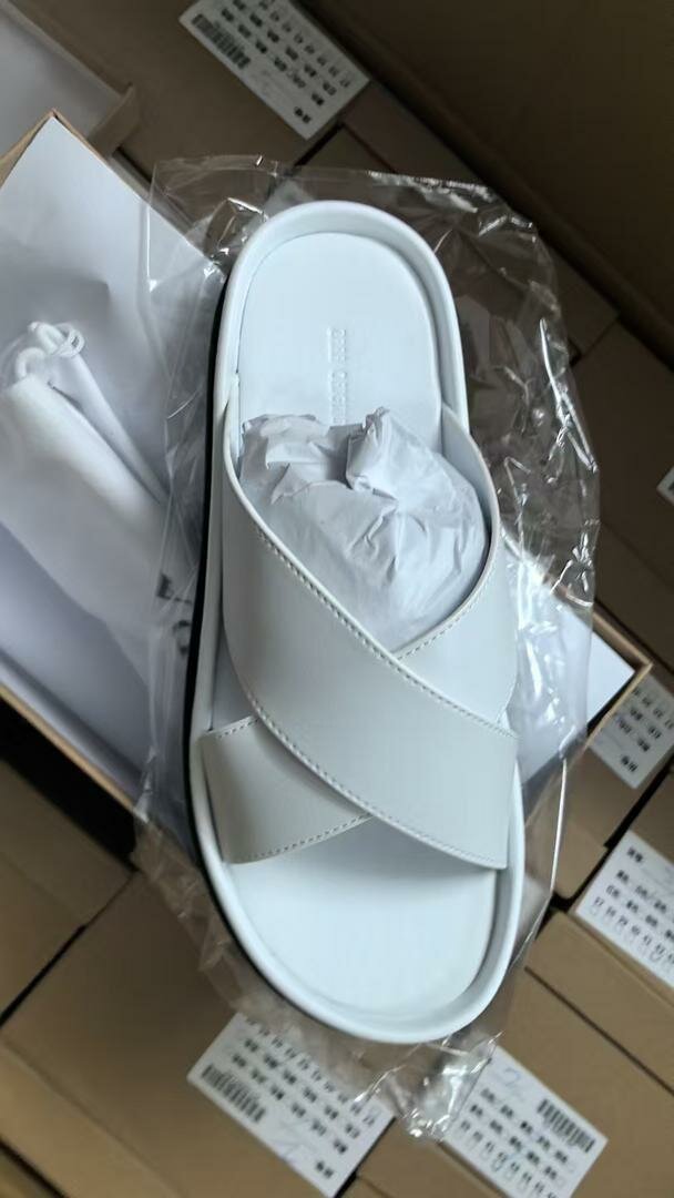 Sandales croisées blanches