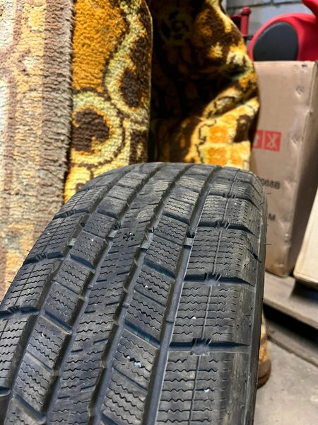 Шины размер 196, 60 r15, комплект 10000 сом. Почти новые, ка