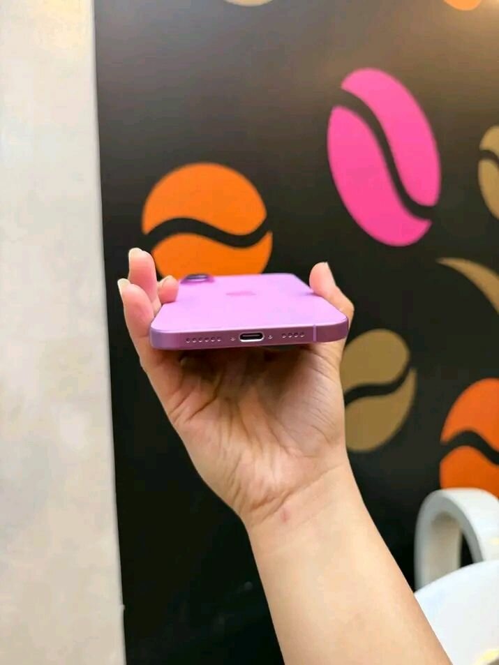 iPhone 14 Rose - Élégant et Puissant