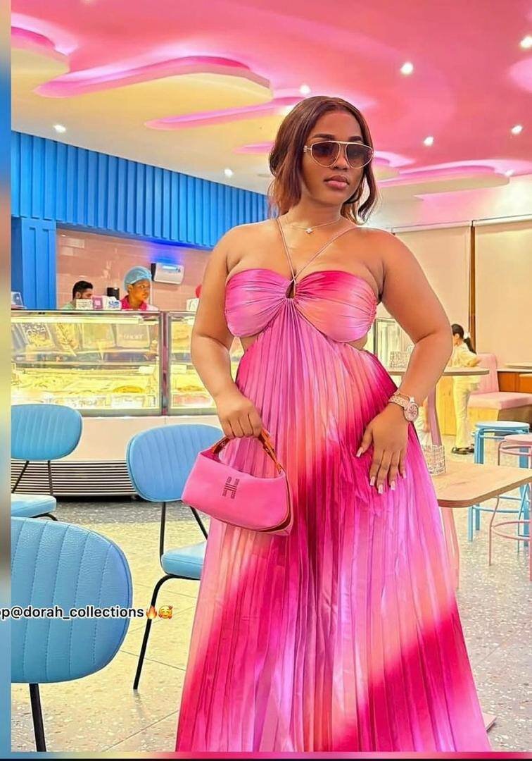 Robe Maxi Plissée Évasée