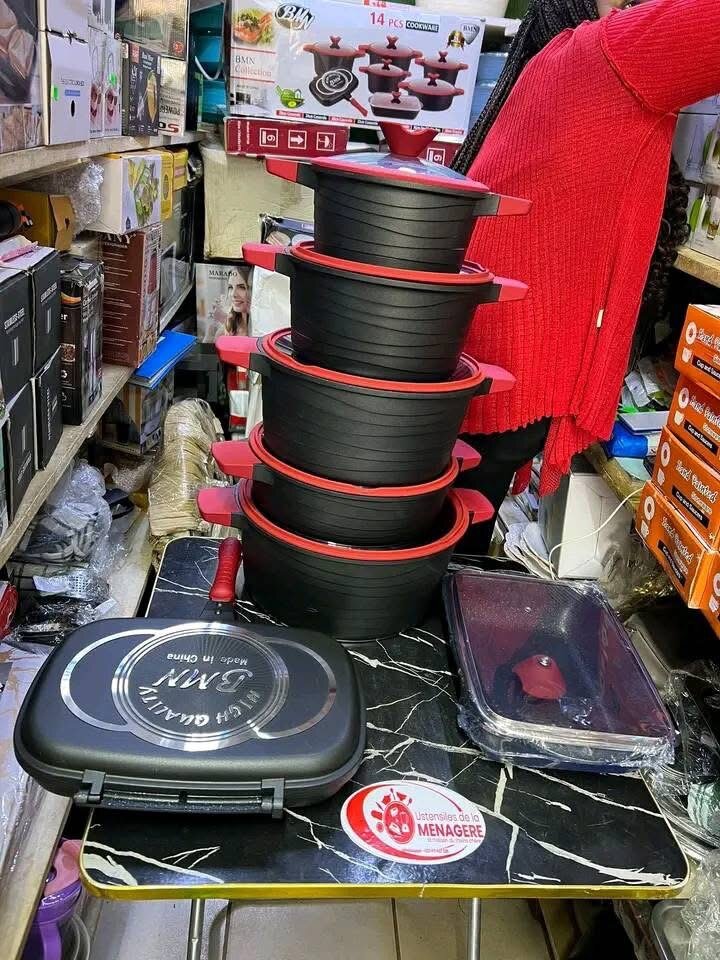 Ensemble de casseroles empilables