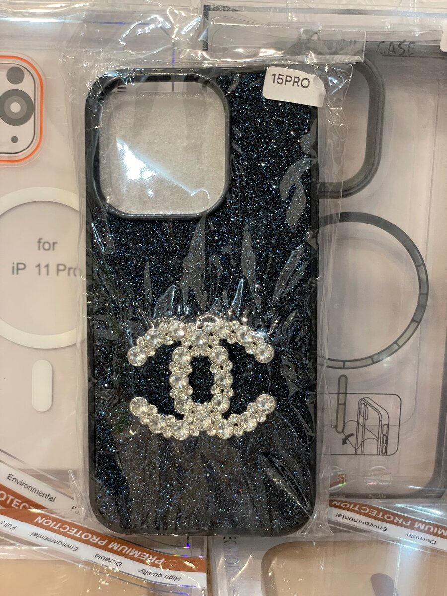 Coques iPhone 15 Pro en strass élégantes