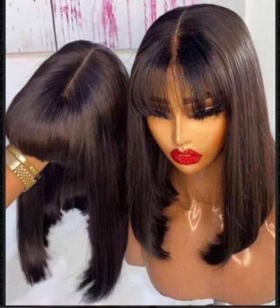 Perruque lisse avec frange