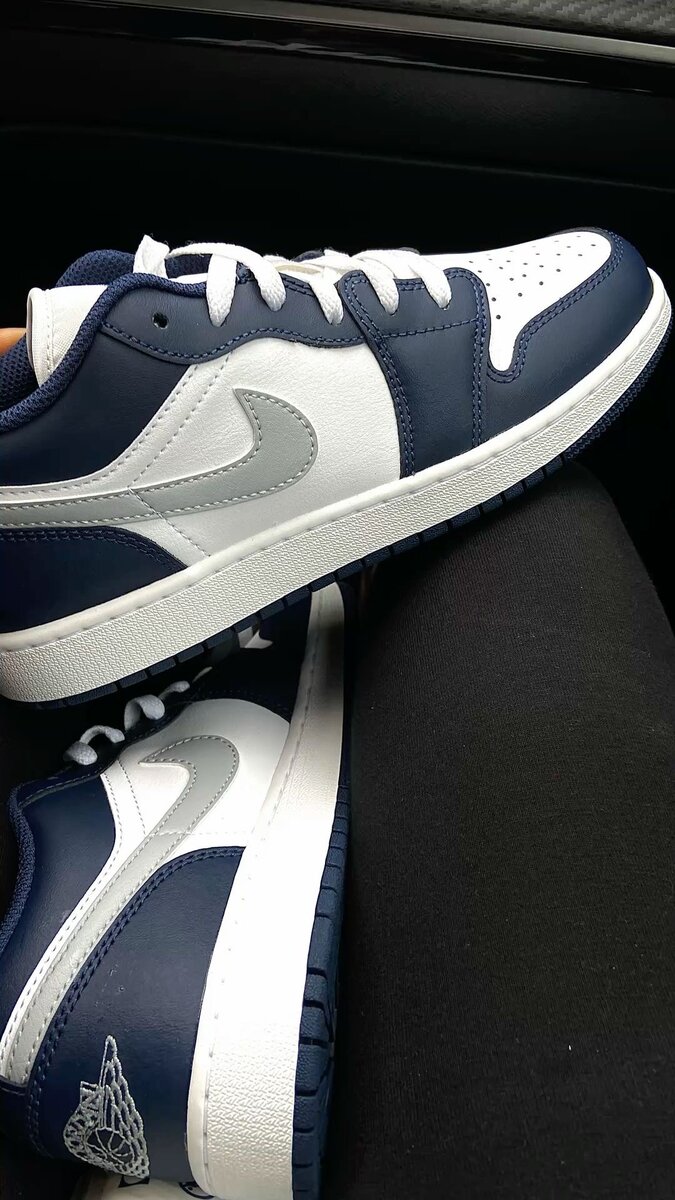 Baskets basses Nike colorées