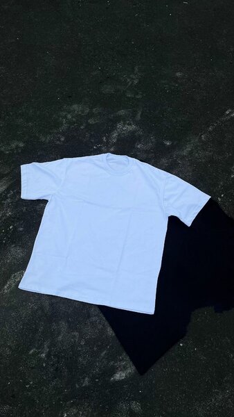 T-shirt blanc en coton et noir