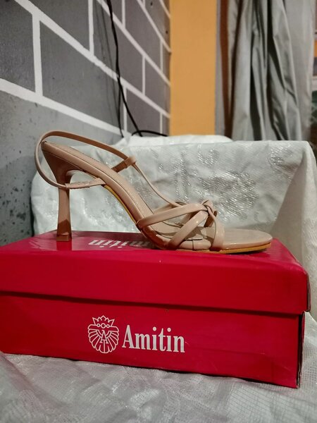 Sandales à talon élégantes