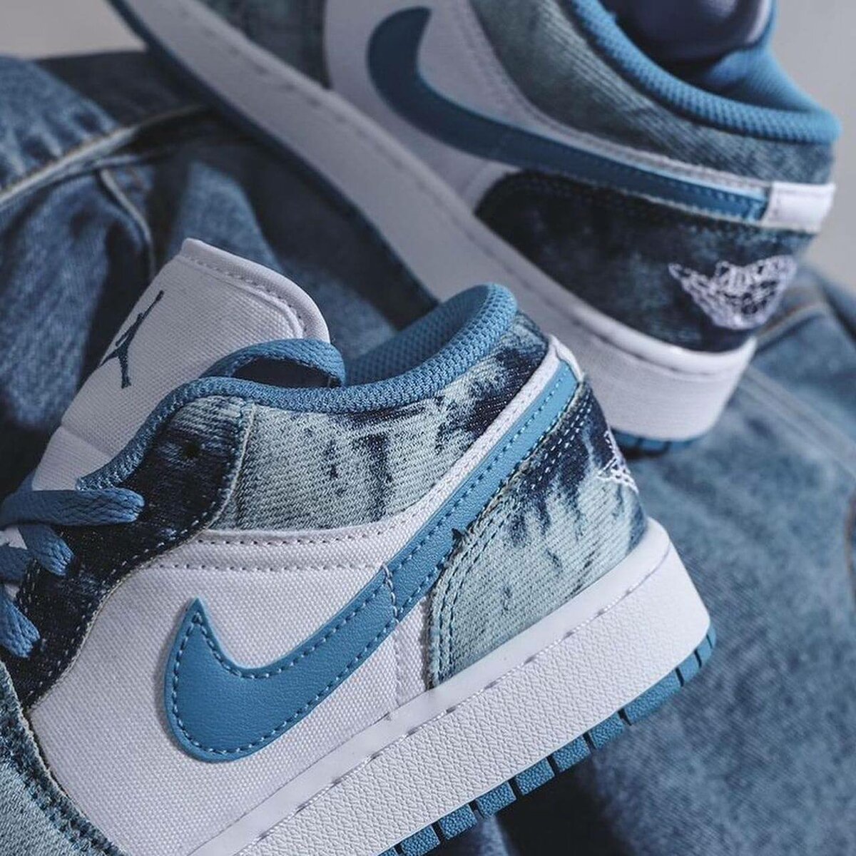 Sneakers bleus Air Embossés