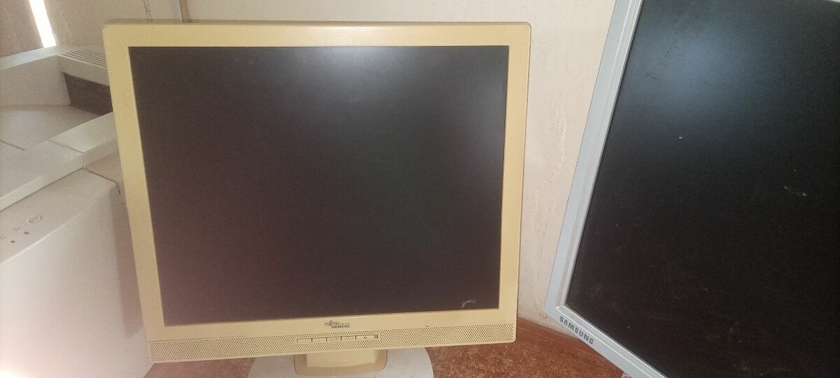 LCD Monitor