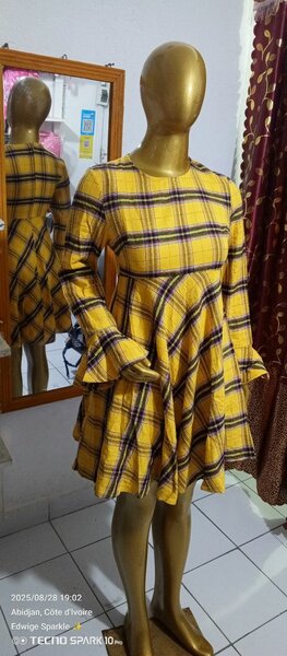 Robe à carreaux jaune élégante