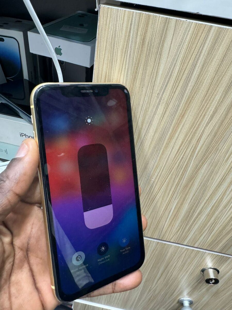 iPhone XR 64giga tout passe   Sauf selfie