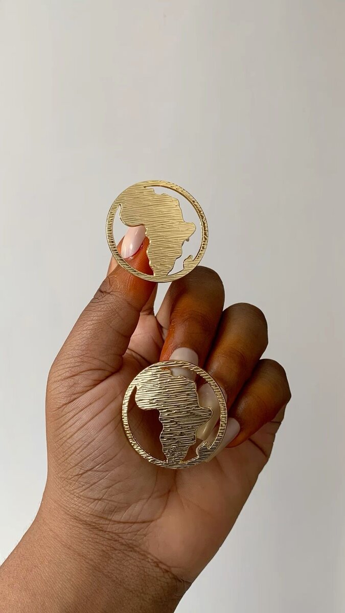 Boucles d'oreilles dorées élégantes