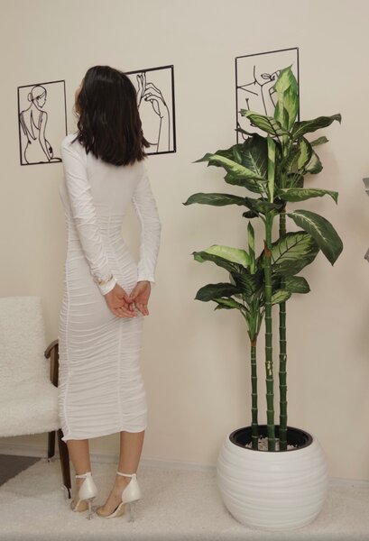 Вечернее платье со сборками по бокам