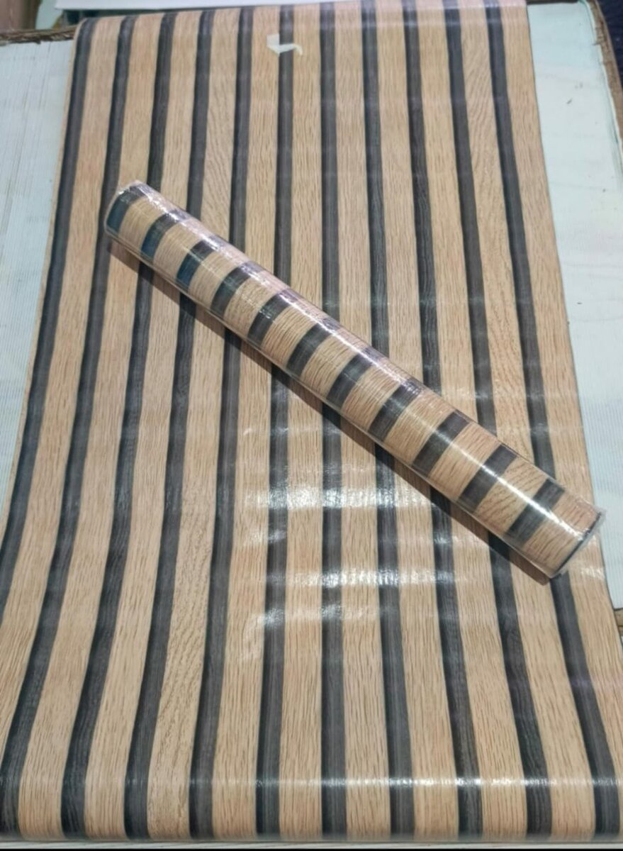 Film adhésif imitation bois