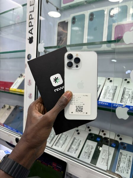 Disponible 13 Pro Max 128go av