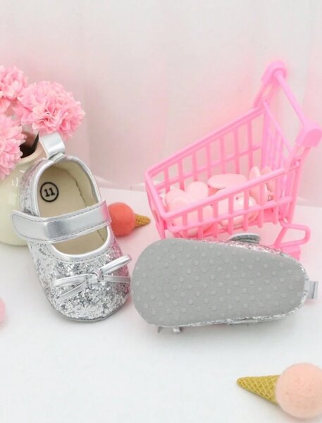 Anti slip walking shoes. 12-18months