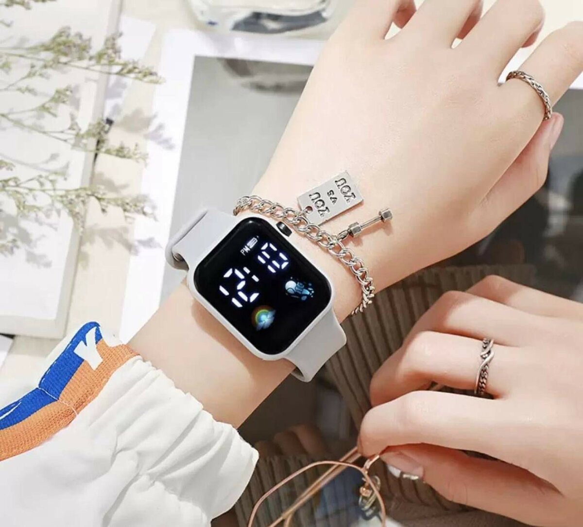 Montre ordinaire avec bracelet