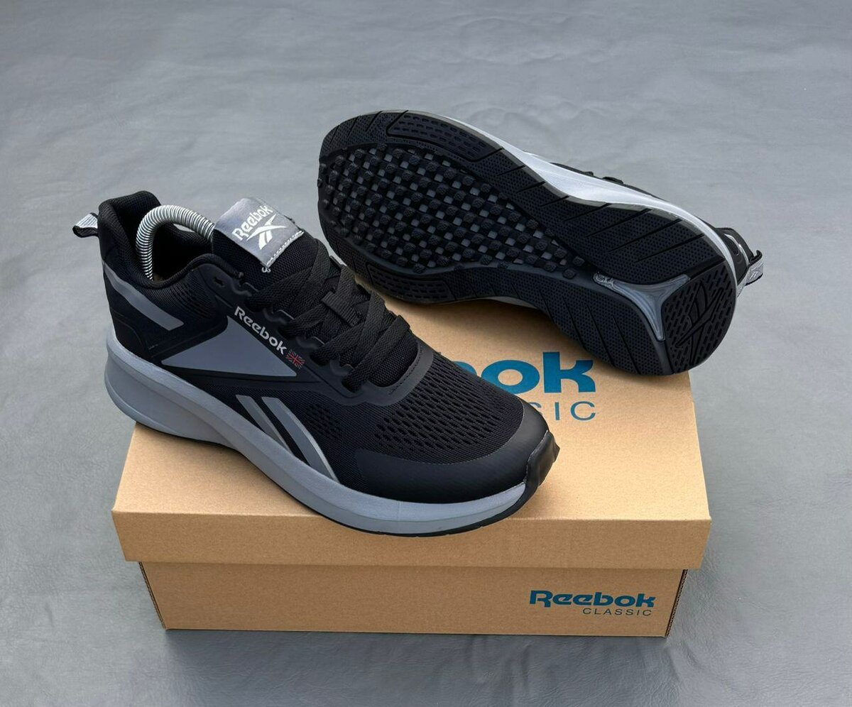 Reebok Classic Sneakers