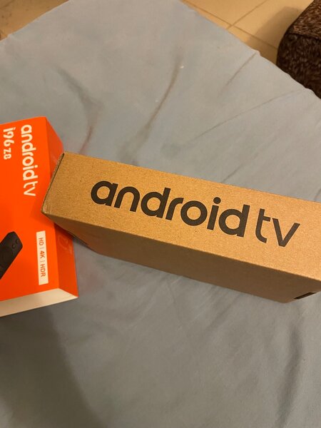 Box androïde à commande vocale