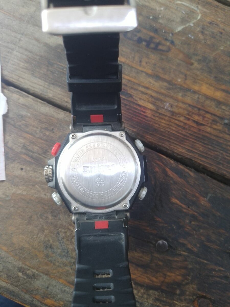 Montre sportive étanche SKMEI