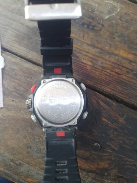 Montre sportive étanche SKMEI