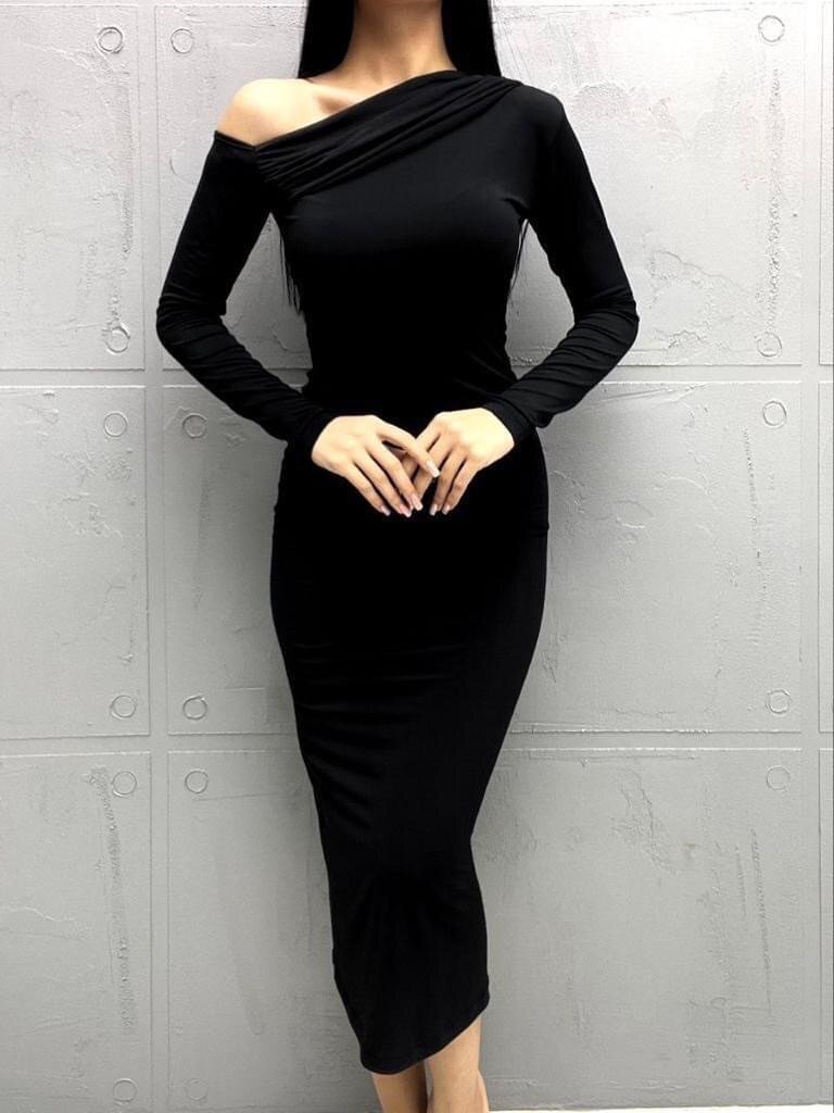 Robe noire élégante à manches longues