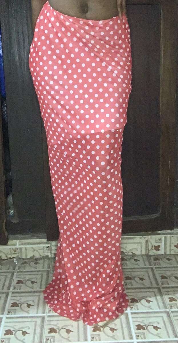 Jupe longue à pois rouges