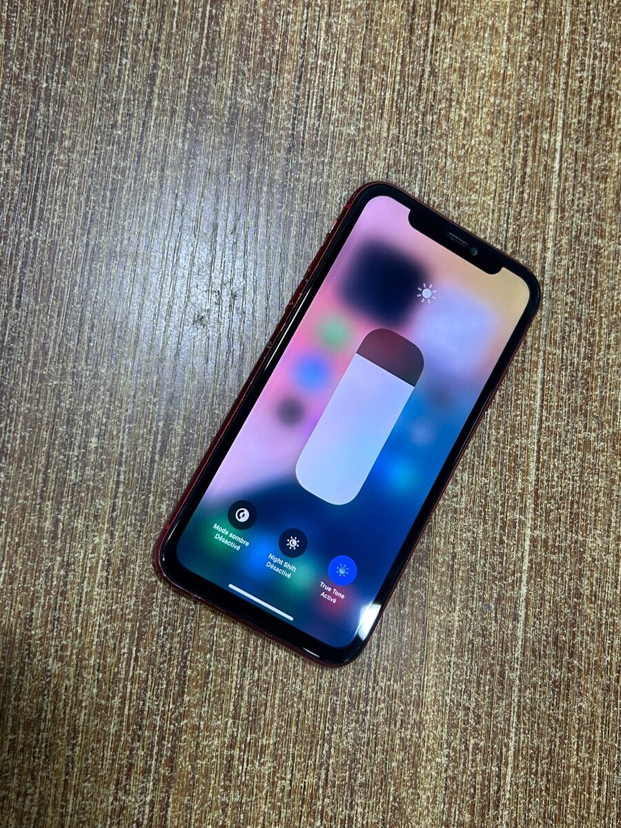 iPhone 11 rouge déverrouillé