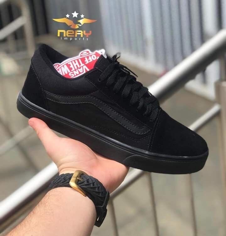 Chaussures noires en toile