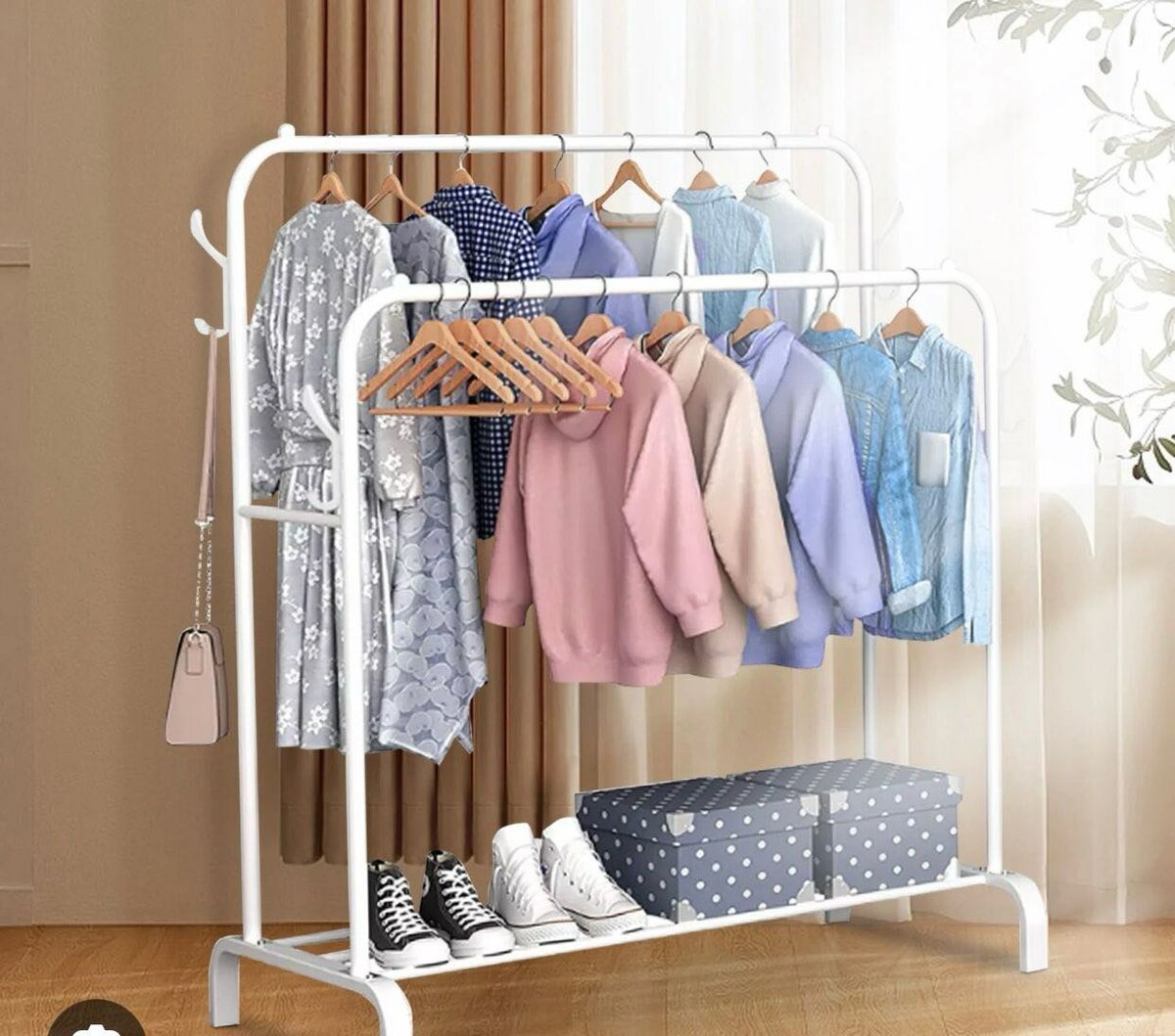 Hanging stand Available in black colour