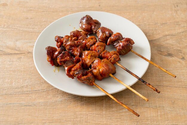 Brochettes de poulet marinées