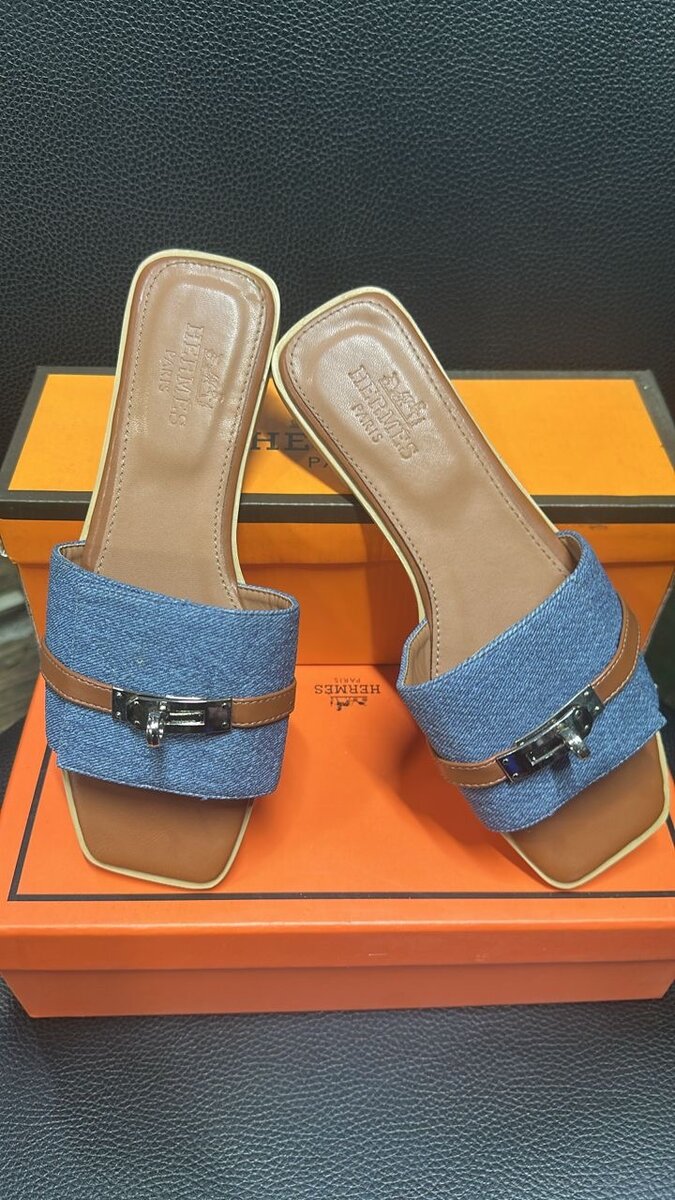 Talons élégants vernis