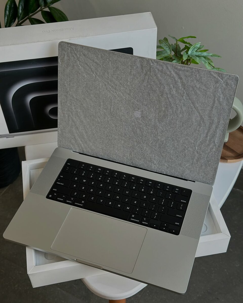 MacBook Pro 2024  16" M4 Max