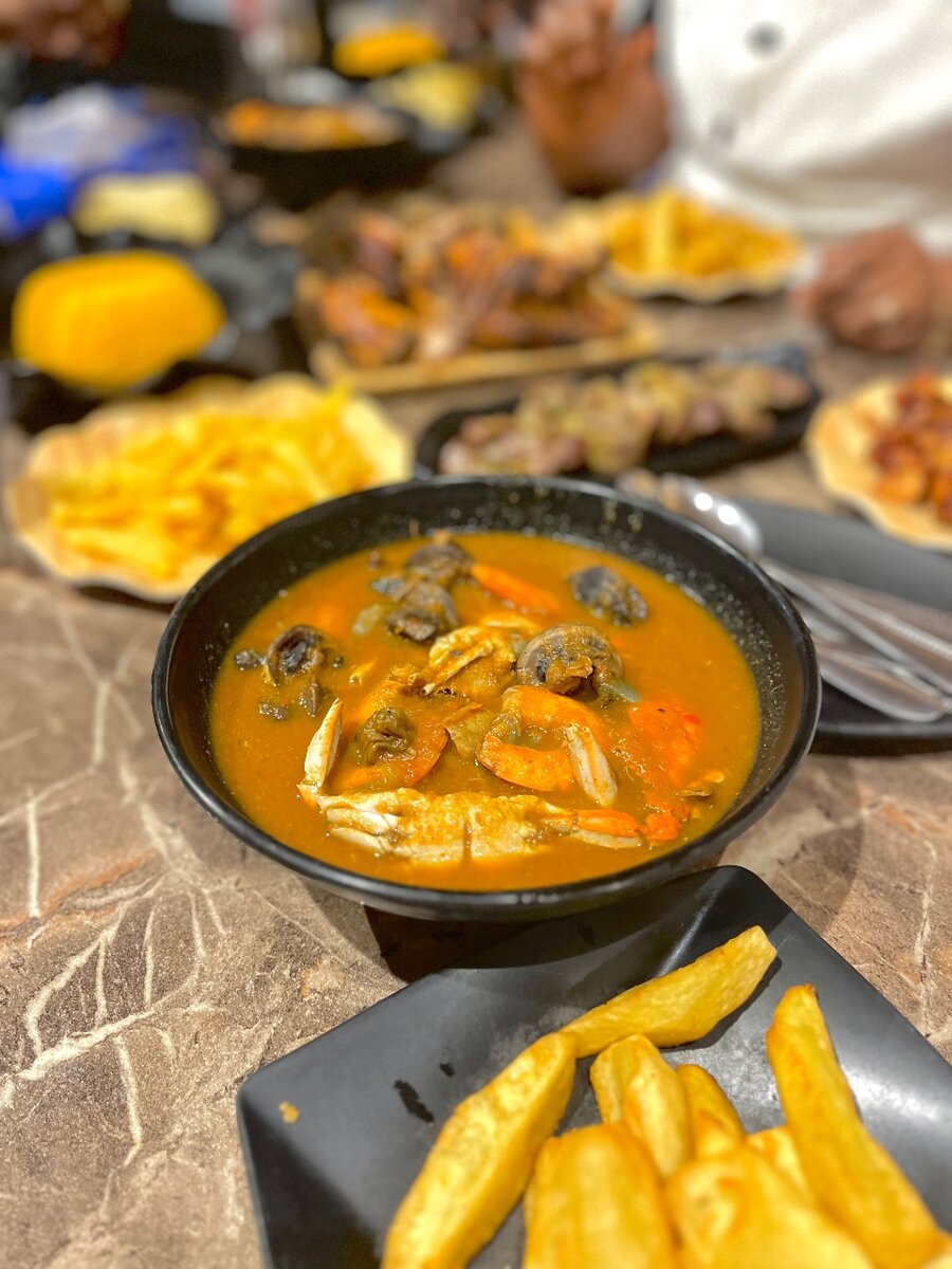 Soupe Épicée aux Fruits de Mer