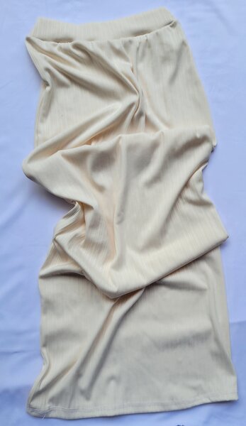 Longue jupe en strech beige