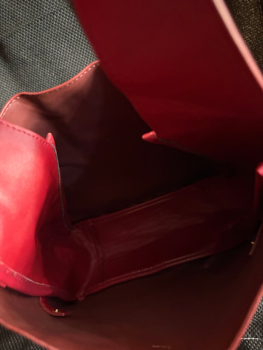 Sac à main en cuir rouge YSL