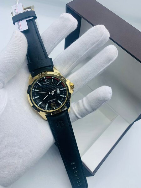 Men's qualities watch