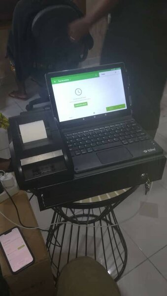 Caisse enregistreuse 10" bon prix 250 000