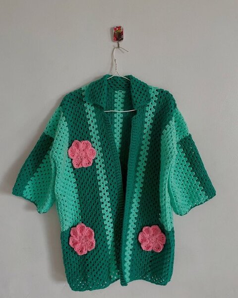 Cardigans crochet colorés