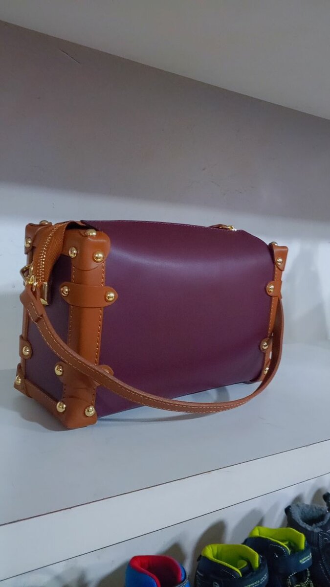 Sac à main bordeaux chic